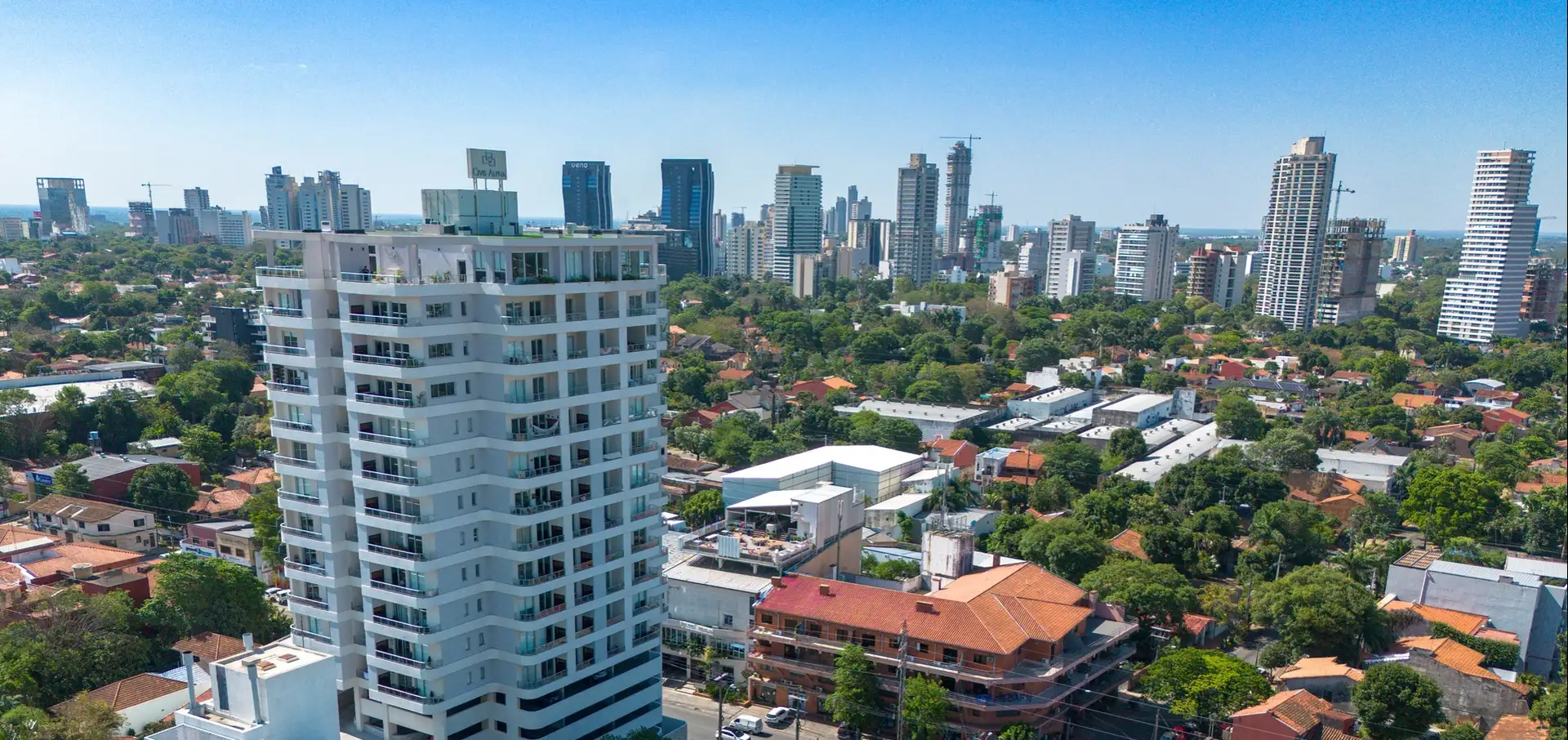 Asunción — green districts, new towers